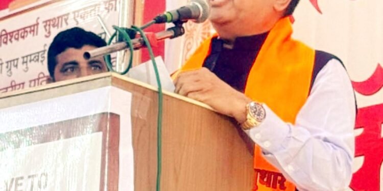 भामाशाह नरसी कुलरिया ने सुथार समाज में जरुरतमंद विद्यार्थियों को शिक्षा हेतु 51 लाख रुपए के बजट की घोषणा की, देखें वीडियो