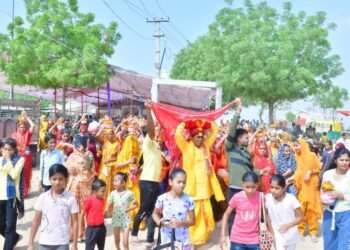 कलशयात्रा के साथ हुआ सात दिवसीय श्रीमद्भागवत कथा ज्ञान यज्ञ का शुभारम्भ, संत-महात्माओं की निकली सवारी