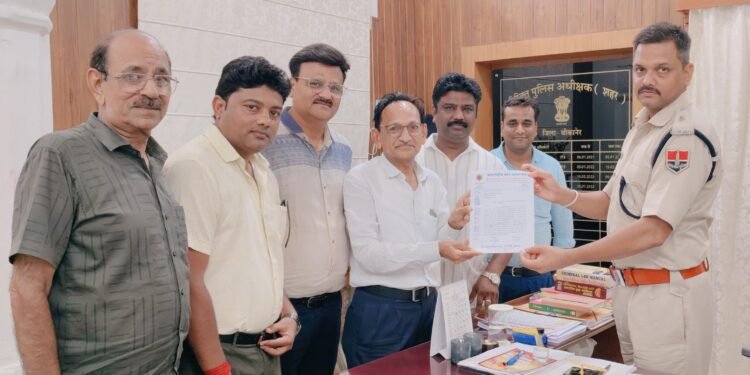 चोरियों की घटनाओं पर लगें रोकथाम अन्तर्राष्ट्रीय वैश्य महासम्मेलन ने सौंपा ज्ञापन