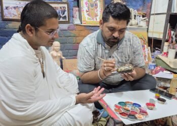 मुरली मनोहर धौरा में हरी जयंती पर भगवान शालीग्राम चरण शिला पर अंकित हुए दिव्य चिन्ह, श्याम सुन्दर महाराज के मार्गदर्शन में हुआ विशेष पूजन