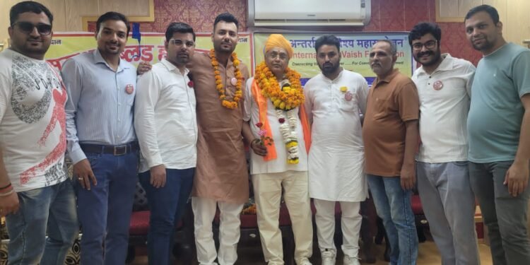 मरुधरा परिवार के इंद्र कुमार चांडक ने रचा इतिहास — 100वां रक्तदान कर मारी मानवता की शतक