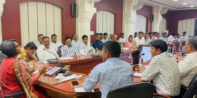 349 सरकारी स्कूल भवनों को घोषित किया गया असुरक्षित, जमींदोज करने की स्वीकृति — बीडीओ-तहसीलदार की संयुक्त टीम करेगी सर्वे