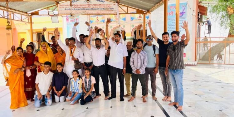 सत्कार सेवा समिति के कार्यकर्ताओं द्वारा मीटिंग आयोजित की गई