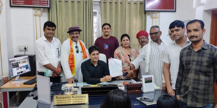 उदरासर जीएसएस पर संविदाकर्मी के साथ हुई विद्युत दुर्घटना को लेकर विप्र फाउंडेशन ने जिला कलेक्टर को सौंपा ज्ञापन