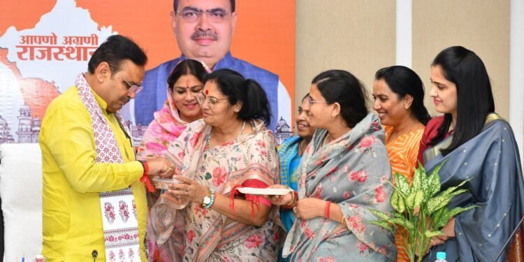 मुख्यमंत्री भजनलाल शर्मा को बीकानेर शहर अध्यक्ष सुमन छाजेड़ ने बांधी राखी