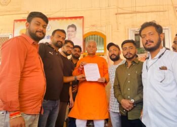 पैरामेडिकल भर्ती की मांग, विधायक को सौंपा ज्ञापन