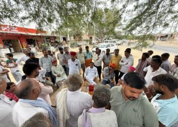 मुख्यमंत्री भजनलाल शर्मा के आगमन पर केंद्रीय मंत्री अर्जुनराम मेघवाल ने दिया ग्रामवासियों को तिरंगा यात्रा का निमंत्रण
