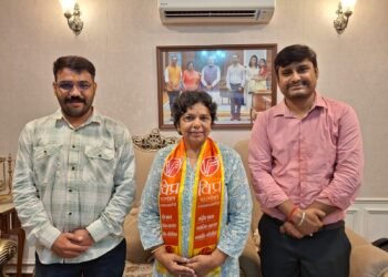 विप्र फाउंडेशन बीकानेर शहर के युवा जिलाध्यक्ष एडवोकेट पंकज पीपलवा की राष्ट्रीय महिला आयोग की अध्यक्ष विजया रहाटकर से शिष्टाचार भेंट