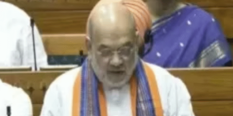 संसद में हंगामा: गंभीर अपराध में गिरफ्तार मंत्री को पद छोड़ना होगा, अमित शाह ने पेश किए तीन बिल