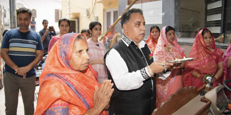 श्री बीकानेर ब्राह्मण स्वर्णकार सेवा ट्रस्ट का 41वां संकल्प सेवा रथ भव्य शोभायात्रा के साथ रवाना