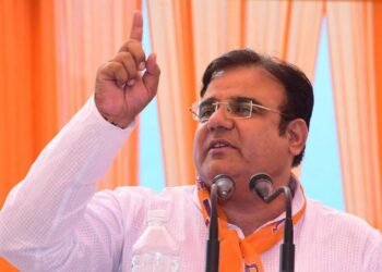 पूर्व विधायक बिहारीलाल विश्नोई की गाड़ी पर टोलकर्मी ने फेंका पत्थर, चार गिरफ्तार