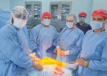 डॉ. बी.एल. खजोटिया और टीम की बड़ी उपलब्धि – असंभव सा दिखने वाला घुटना प्रत्यारोपण बना मिसाल