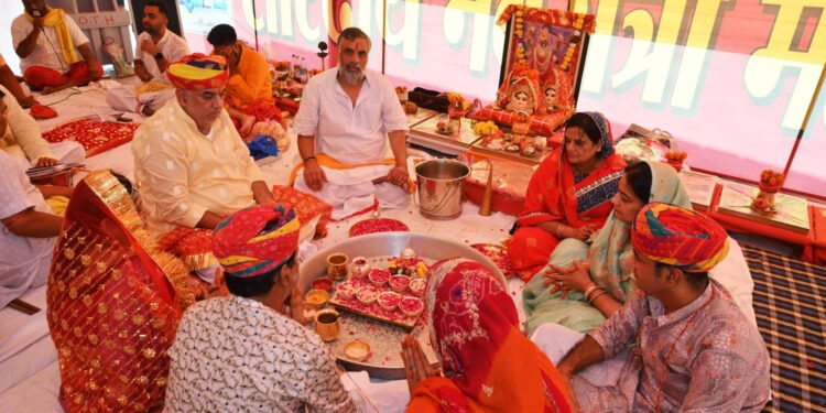 प्रधानमंत्री मोदी के जन्मदिन पखवाड़े में काली माता मंदिर में शतचंडी महायज्ञ, 551 कन्याओं का पूजन”