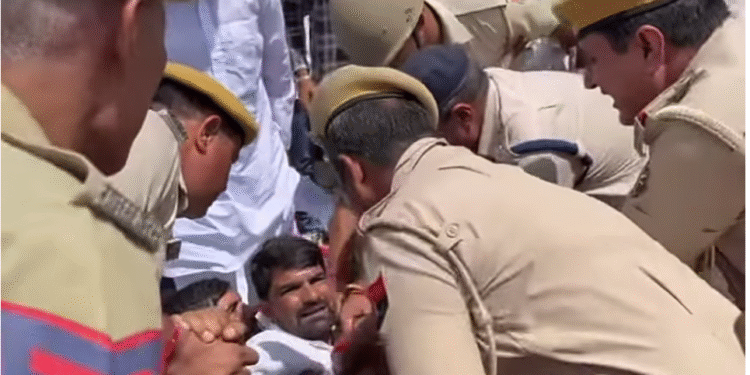 बीकानेर का आयुष्मान हार्ट हॉस्पिटल बना सवालों के घेरे में, इलाज में लापरवाही के आरोप, धरना दे रहे कांग्रेस नेता को उठाया गया