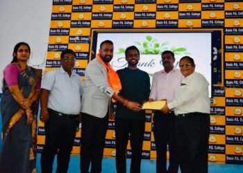 बेसिक पी.जी. कॉलेज के “उद्यमशीलता उत्सव-2025” में विद्यार्थियों के नवाचारों ने बिखेरी रचनात्मकता की चमक