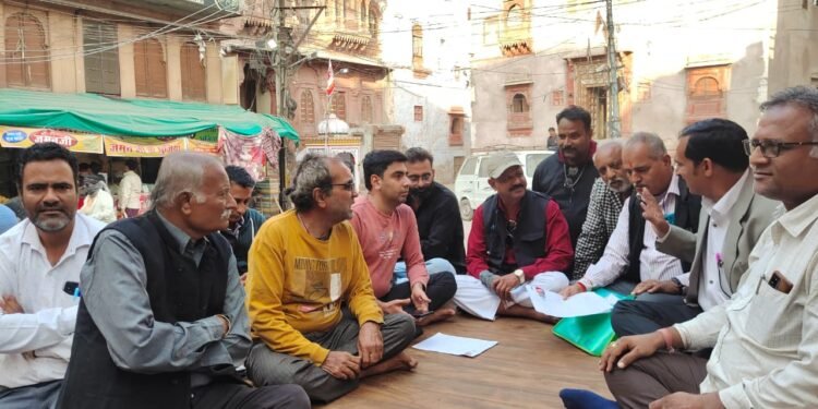 एसआईआर: आचार्यों के चौक और दम्माणी चौक से हुई ‘चौक चौपाल’ की शुरुआत,शहरी क्षेत्र के पाटों पर लगाई चौपाल