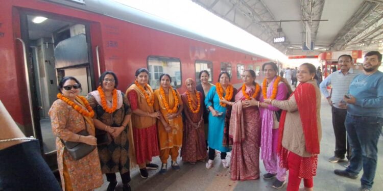 महिला पतंजलि योग समिति बीकानेर का दल पतंजलि योग पीठ हरिद्वार के लिए रवाना