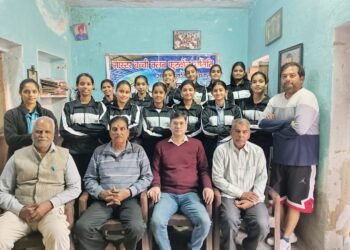 मास्टर बच्ची क्लब में गर्ल्स खिलाड़ियों को ट्रैकशूट वितरित, जल्द होगा राज्य स्तरीय टूर्नामेंट