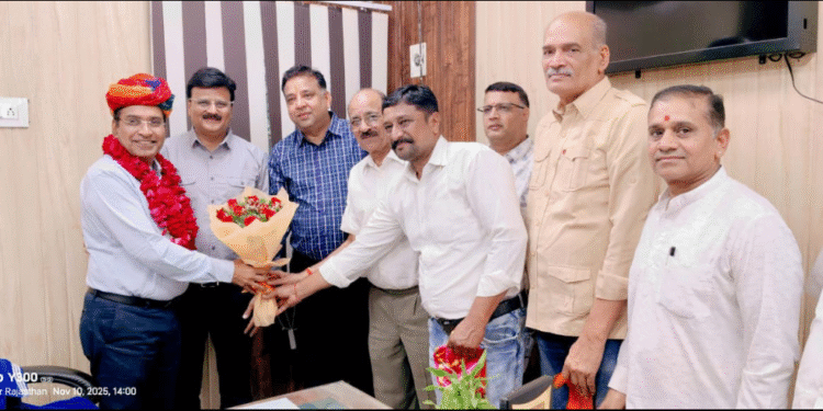 जुगल राठी के नेतृत्व में बीकानेर व्यापार उद्योग मंडल के प्रतिनिधियों ने किया नव नियुक्त पी बी एम हॉस्पिटल के अधीक्षक डॉ. बी सी घीया का अभिनंदन