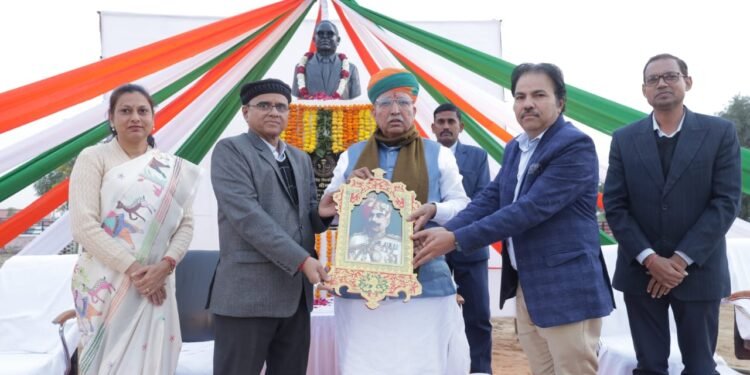 महापरिनिर्वाण दिवस पर महाराजा गंगा सिंह विश्वविद्यालय में बाबा साहब की प्रतिमा का अनावरण