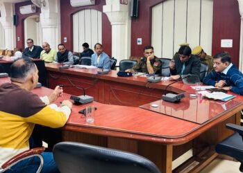 SC/ST अत्याचार निवारण समिति की बैठक: 130 पीड़ितों को 112.50 लाख की सहायता, 67 लंबित प्रकरणों के त्वरित निस्तारण के निर्देश