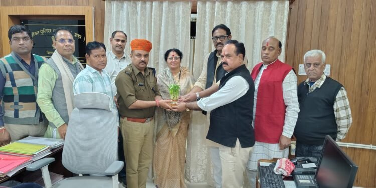 नव नियुक्त अतिरिक्त पुलिस अधीक्षक चक्रवती सिंह राठौर से भाजपा प्रतिनिधिमंडल ने की शिष्टाचार भेंट