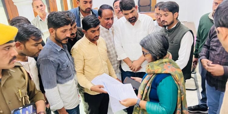 किसानों की तीन सूत्री मांगों को लेकर कुकणा ने कलेक्टर को दिया ज्ञापन, ऑनलाइन टोकन पुनः शुरू करने की मांग