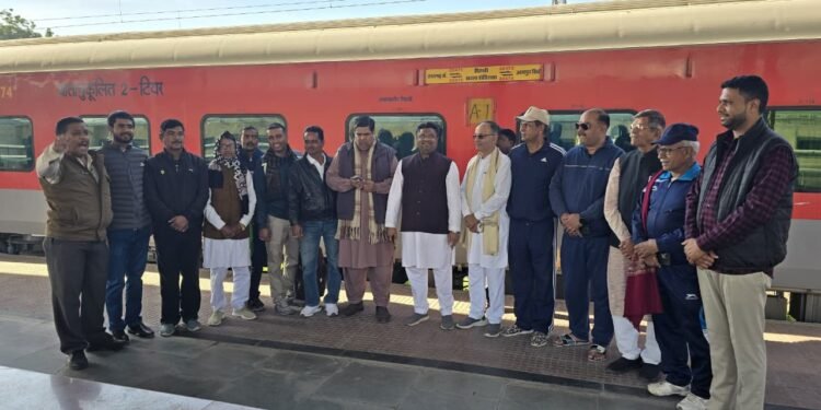 वोट चोर गद्दी छोड़” रैली के लिए बीकानेर से सैकड़ों कांग्रेसजन देहली हुए रवाना