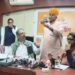 बीकानेर बैठक में हंगामा, पत्रकारों के सवाल पर आगबबूला हुए विधायक…पढ़े पूरी खबर