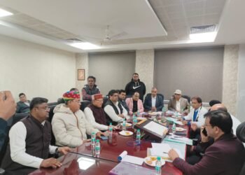 पीबीएम अस्पताल की अव्यवस्थाओं को लेकर कांग्रेस का प्रतिनिधि मंडल संभागीय आयुक्त से मिला