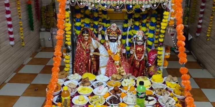 श्री लक्ष्मीनाथ मंदिर परिसर में बाबा रामदेव जी का भव्य श्रृंगार, छप्पन भोग का आयोजन हुआ