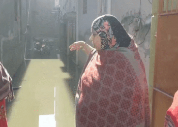 सर्वोदय बस्ती वार्ड 18 में सीवरेज जाम से हालात गंभीर, लोगों का जीना दुश्वार