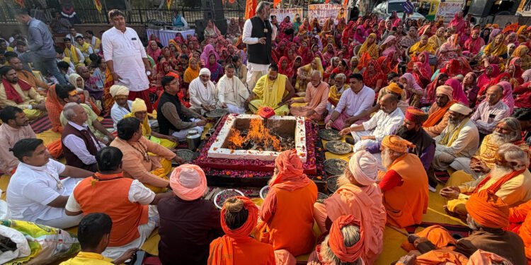 151 ब्राह्मणों ने रुद्राभिषेक, गोपाल गौयज्ञ कर सरकार की सद्बुद्धि की कामना की, संत समाज व गौभक्तों ने गोचर बचाओ का दिया संदेश