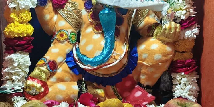 माघ चतुर्थी पर श्री पुष्टिकर गायत्री मंदिर में भालचंद्र गणेश जी का विशेष श्रृंगार, सहस्त्रार्चन पूजन व हवन संपन्न