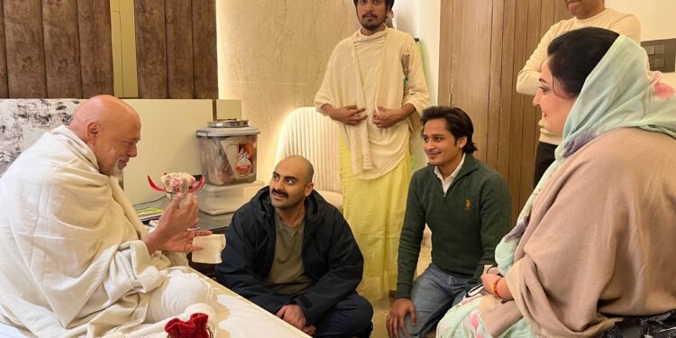 शांतिदूत जैनाचार्य श्री विजय नित्यानंद सूरीजी महाराज के पावन दर्शन, जैसलमेर की राजमाता व बीकानेर के जनसेवक रहे उपस्थित