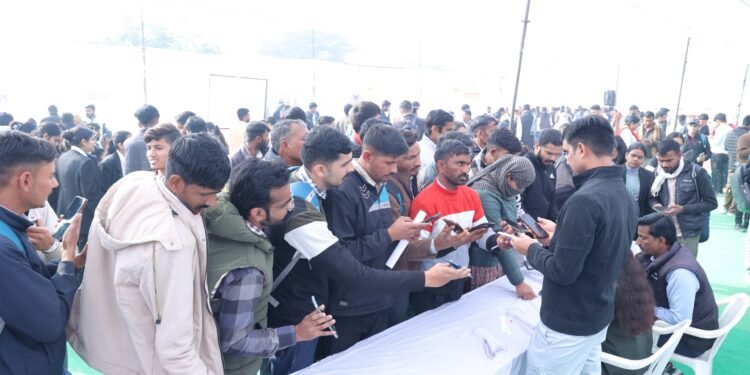 युवा संबल मेले ने 1 हजार 179 युवाओं को दिए निजी क्षेत्र में रोजगार के अवसर