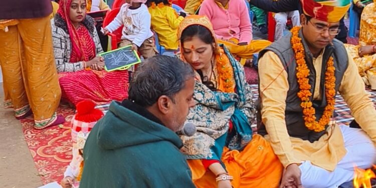 आदर्श विद्या मन्दिर में बसंत पंचमी पर विद्यारम्भ संस्कार व हवन सम्पन्न