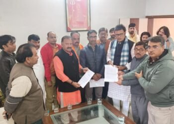 Raj-CES संविदा नियुक्तियों पर रोक की मांग, शैक्षिक महासंघ ने सौंपा ज्ञापन