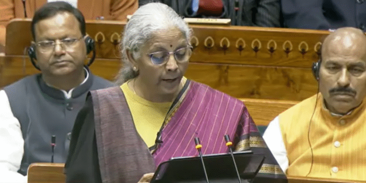 निर्मला सीतारमण का 9वां बजट: रेल, सेमीकंडक्टर और रेयर अर्थ में बड़ा दांव
