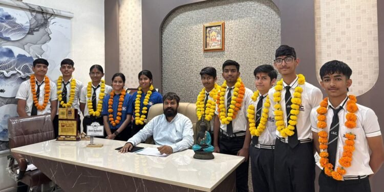 बीकानेर के JSC स्कूल का 10वीं बोर्ड में ऐतिहासिक परिणाम: तेजस्वी गहलोत ने 94.33% के साथ मारी बाजी, आधा दर्जन विद्यार्थियों ने 90% का आंकड़ा किया पार