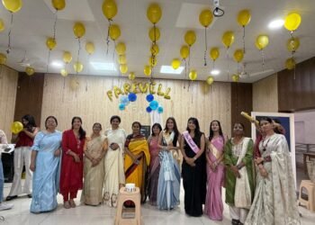 महिला पॉलिटेक्निक में हुई फेयरवेल पार्टी, कुमकुम बनी मिस फेयरवेल