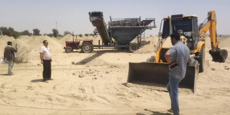 बीकानेर में अवैध जिप्सम खनन पर बड़ी कार्रवाई, 61.70 लाख का जुर्माना,चार मशीनें जब्त