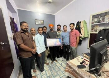 भीनासर (बीकानेर) के निवासी डॉ. अशोक सिंघल का अभिनंदन किया