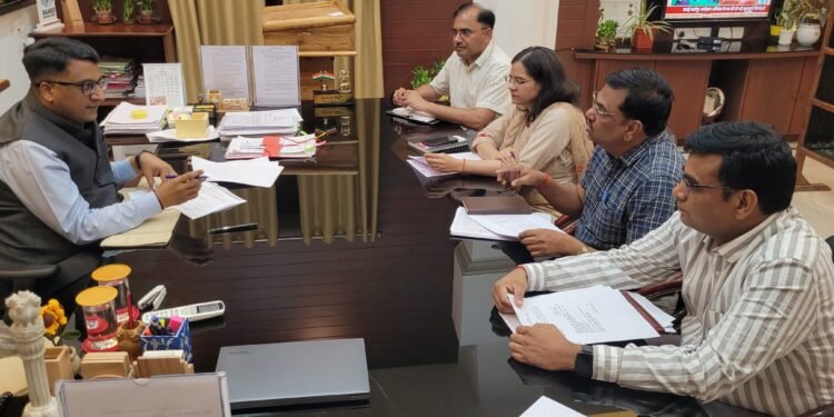 जिला कलक्टर निशांत जैन ने दिए निर्देश, पेयजल और बिजली व्यवस्था में न हो लापरवाही