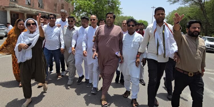 बीकानेर में मेडिसिन विंग शुरू करने की मांग, कांग्रेस ने सौंपा ज्ञापन