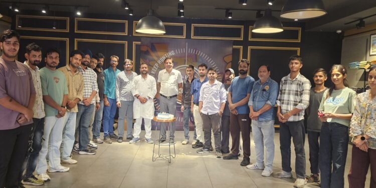 रौनक रॉयल एनफील्ड के सफलतम सात वर्ष पूर्ण, उत्साहपूर्वक मनाया स्थापना दिवस
