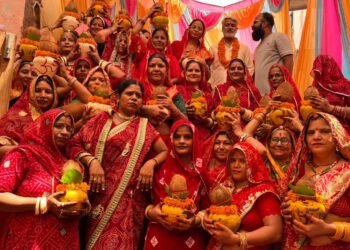 नवलपुरी नगर में आज से संगीतमय श्रीमद्भागवत कथा का शुभारंभ, भव्य कलश यात्रा निकली